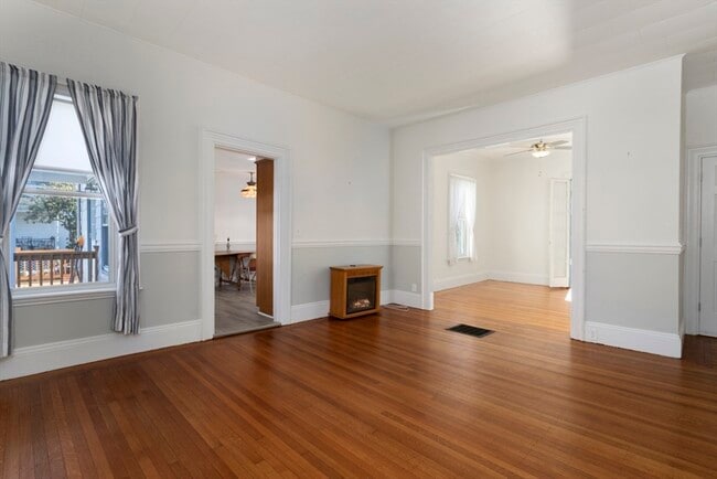 Foto del edificio - 128 Woburn St