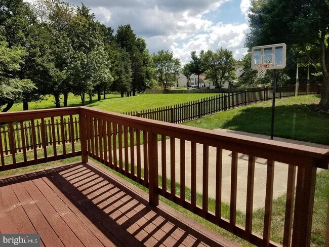 Foto del edificio - 13699 Southernwood Ct