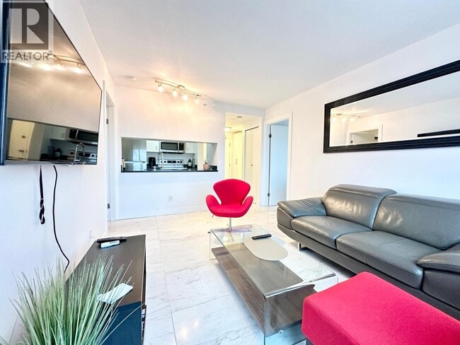 Building Photo - 438 Seymour St