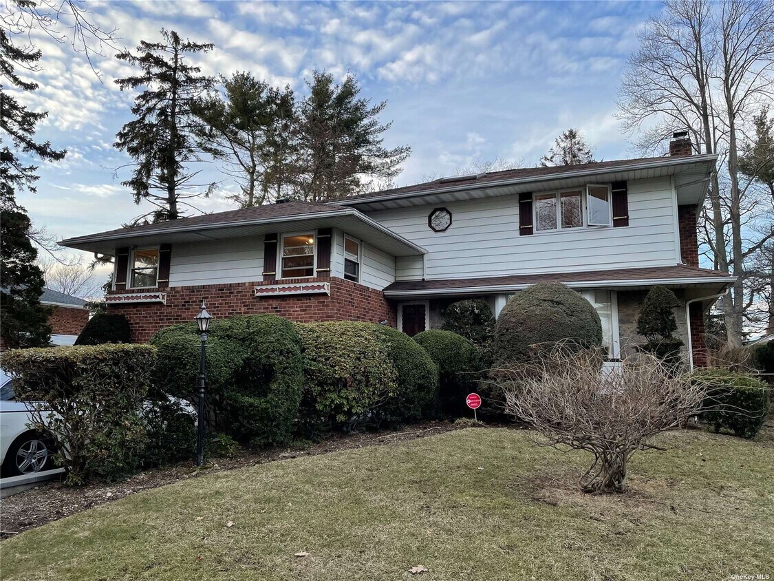 30 Berkley Ln, Syosset, NY 11791 House Rental in Syosset, NY