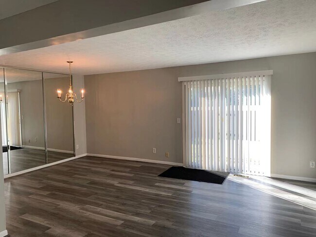 Building Photo - 1071 Crisfield Dr