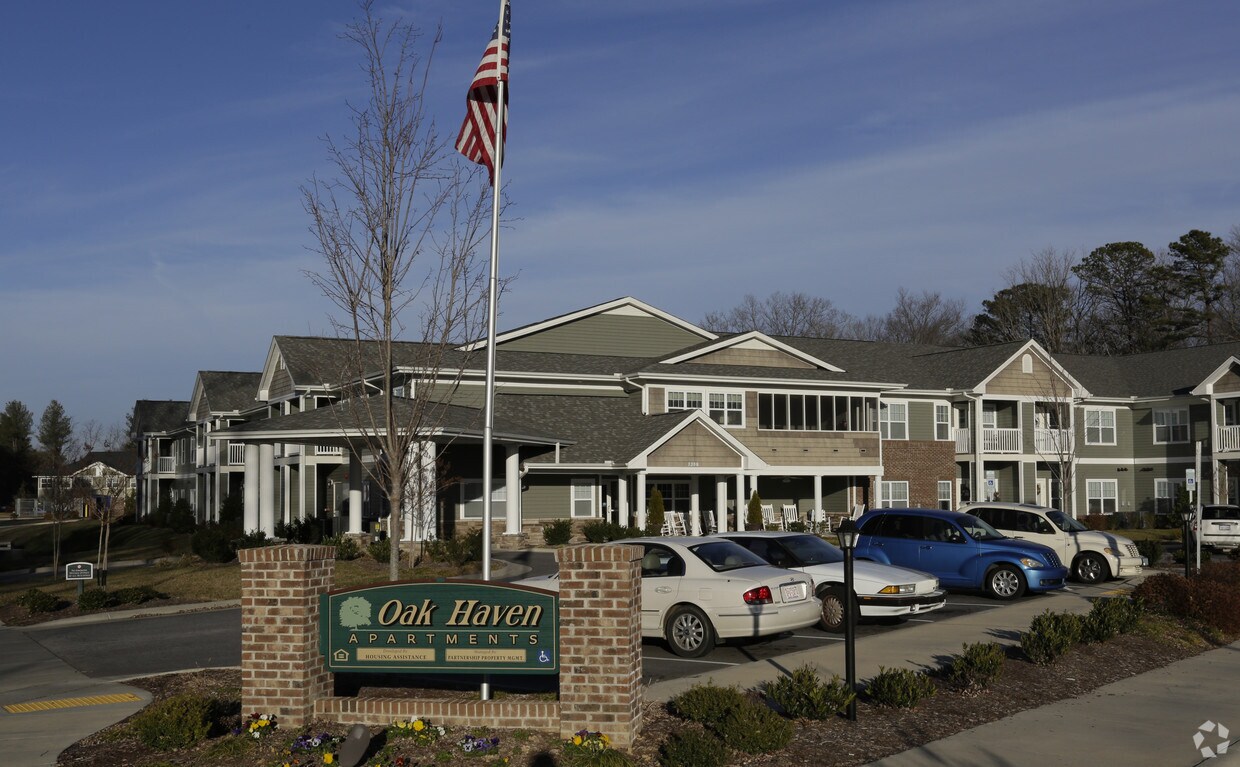 Building Photo - Oakhaven Apartments