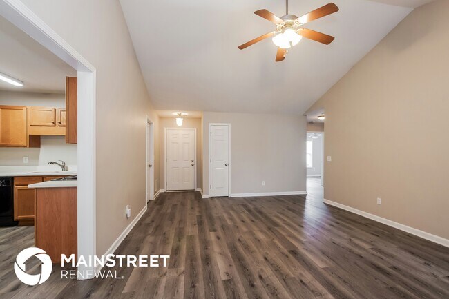 Foto del edificio - 4817 Fallfield Dr