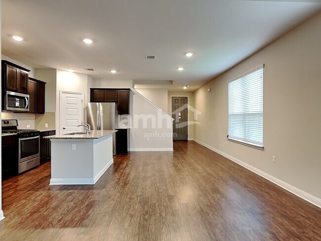 Foto del edificio - 6101 Gerard Dr