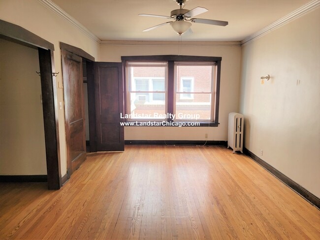 Building Photo - 4404 N Winchester Ave
