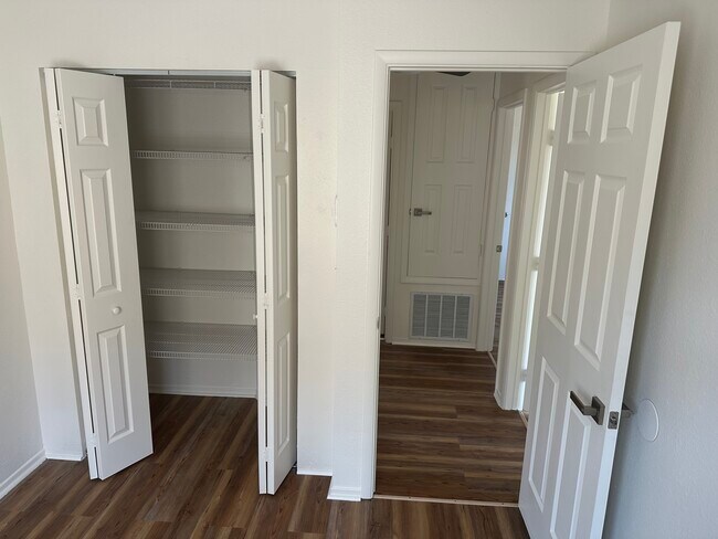 Building Photo - 8140 Spur Ct