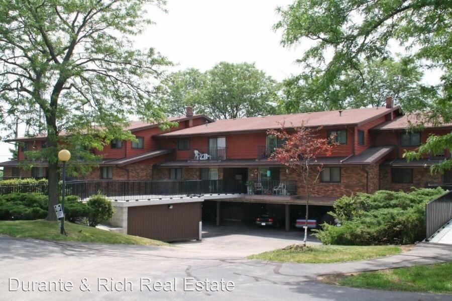 8555 W Waterford Ave Unit 6, Greenfield, WI 53228 Condo for Rent in