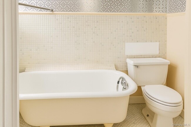 Building Photo - 47-18 39th Pl