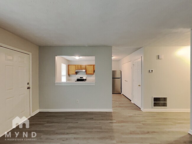 Foto del edificio - 6120 Forrest Ave