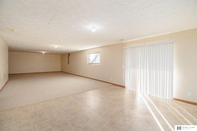 Building Photo - 14002 Kelly Dr