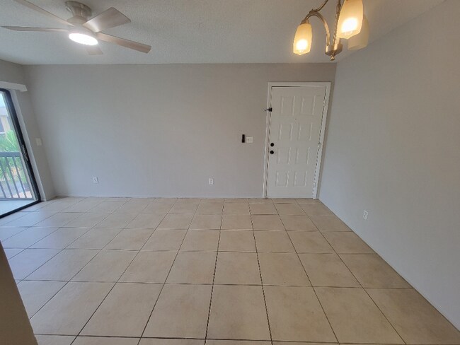 Foto del edificio - 5303 Summerlin Rd
