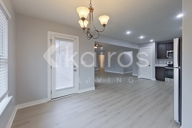 Foto del edificio - 496 Ford Chapel Rd