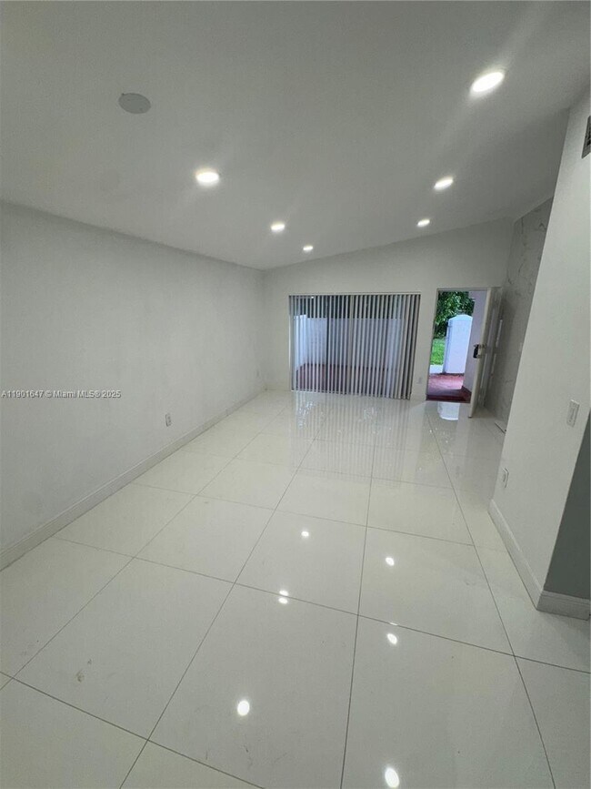 Building Photo - 7699 SW 153rd Ct