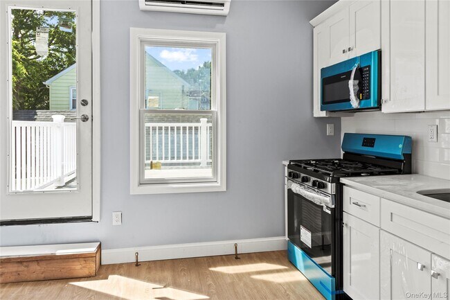 Building Photo - 51 Spring St