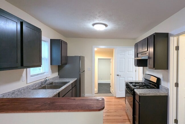 Building Photo - 764 Louis Ave