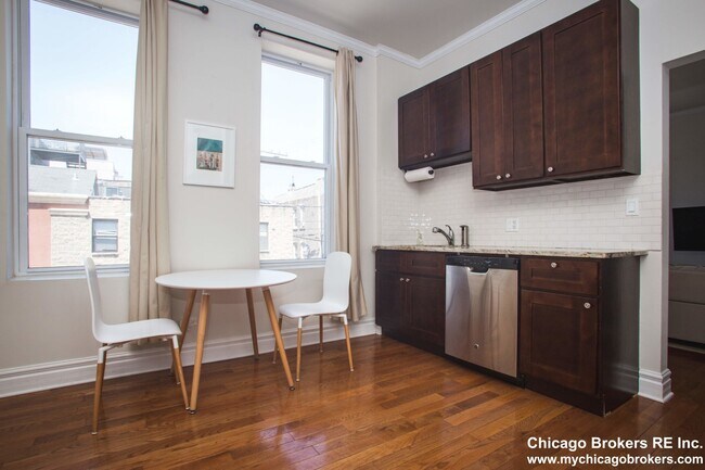 Foto del edificio - 925 N Ashland Ave