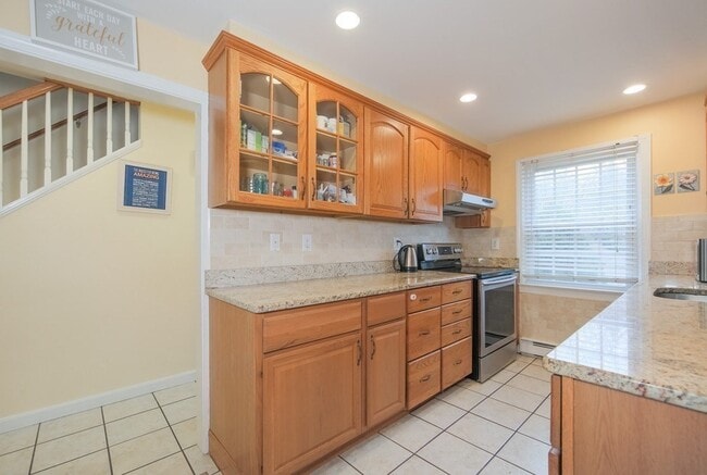 Building Photo - 132 Ashcroft St