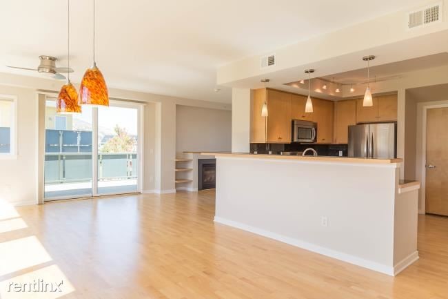 Foto del edificio - 4670 Holiday Dr