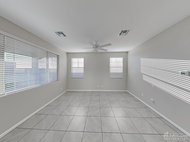 Building Photo - 8636 E Posada Ave