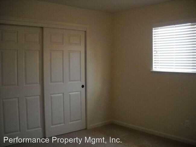 Foto del edificio - 3 br, 2 bath House - 1475 W. Minarets Ave
