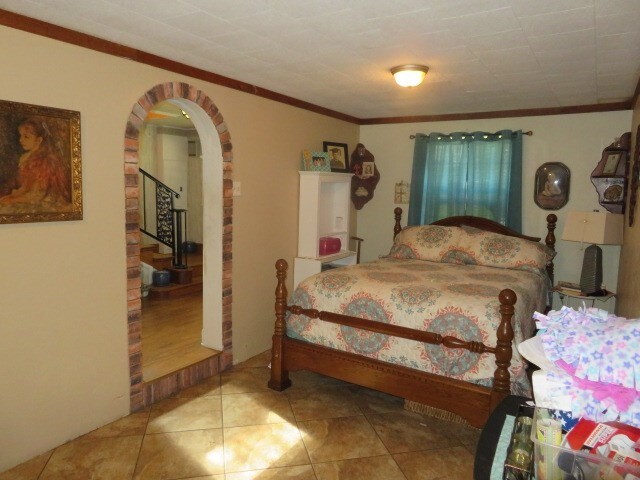 Foto del edificio - 6108 Diamond Ave