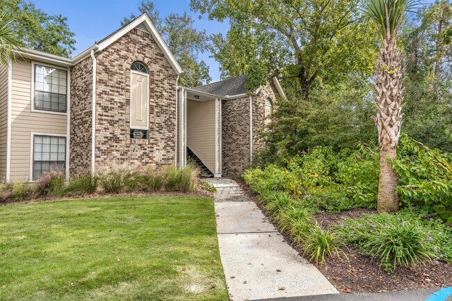 Building Photo - 1866 Montclair Dr