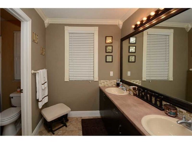 Building Photo - 7380 Viscaya Cir
