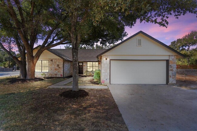 Building Photo - 101 N Kings Canyon Dr