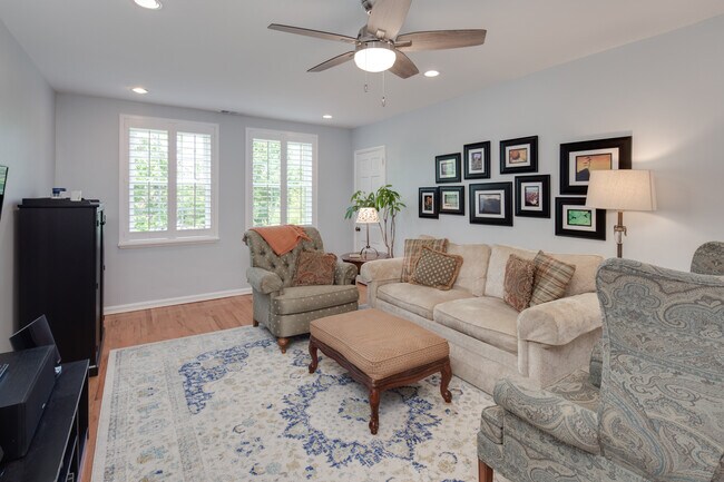 Foto del edificio - 3281 S Stafford St