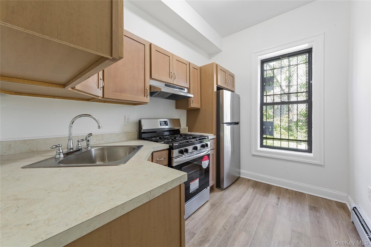 Foto principal - 1587 Lincoln Pl