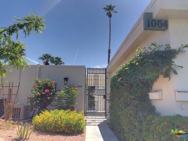 Building Photo - 1004 St Lucia Cir