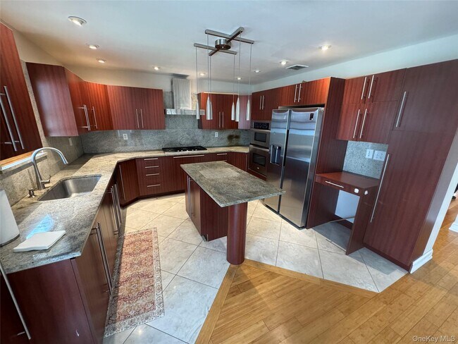 Foto del edificio - 2641 Montauk Ave