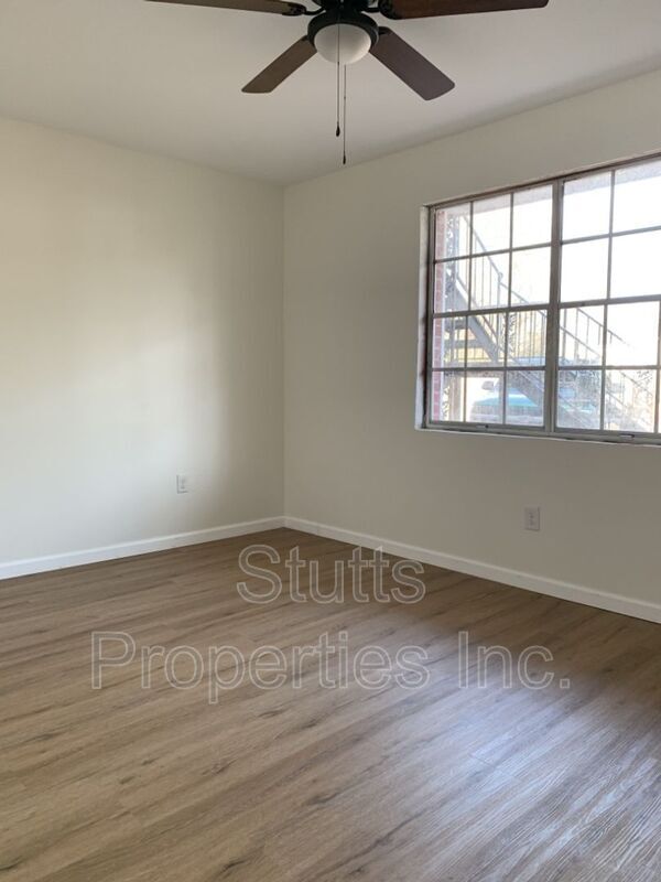 Foto del edificio - 927 Sherrod Ave