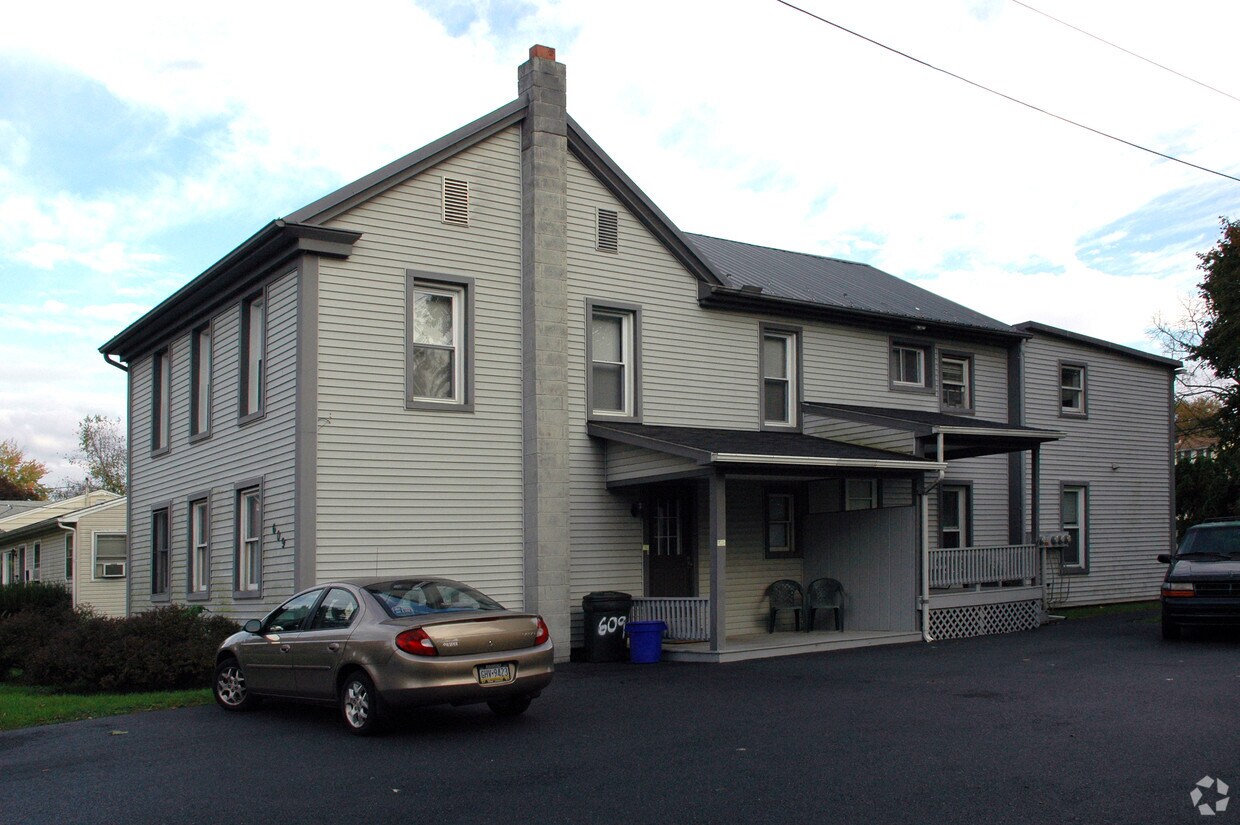 609 W 2nd St, Hummelstown, PA 17036 609 W 2nd St Hummelstown, PA