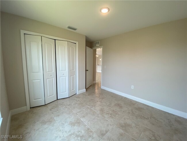 Building Photo - 1000 NE 44th Ln