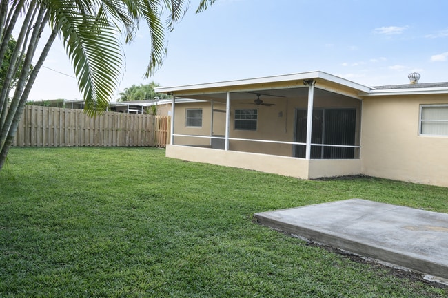 Building Photo - 9100