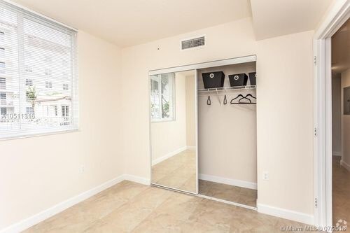 Foto del edificio - 4400 NW 79th Ave