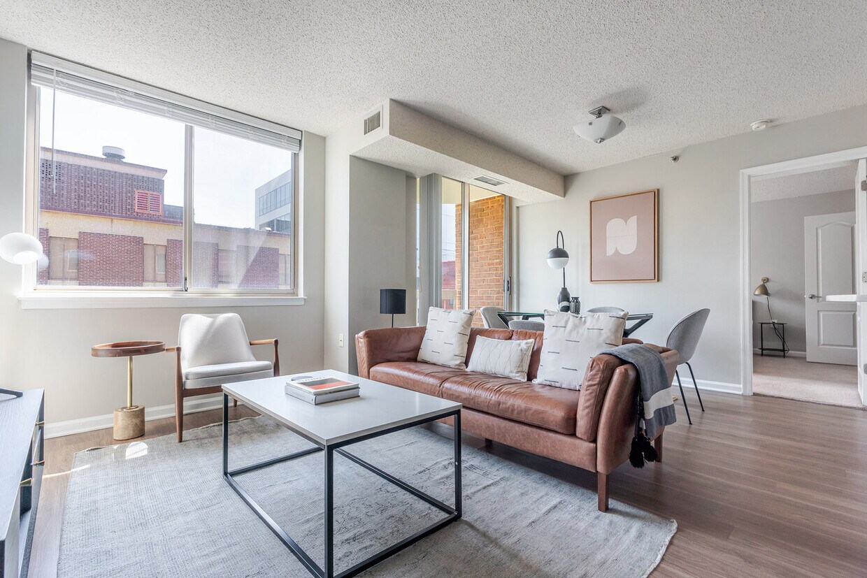 Foto principal - 2140 L St NW