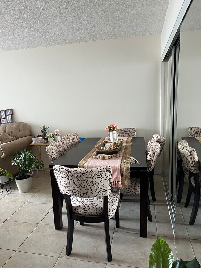 Foto del edificio - 1700 NW N River Dr