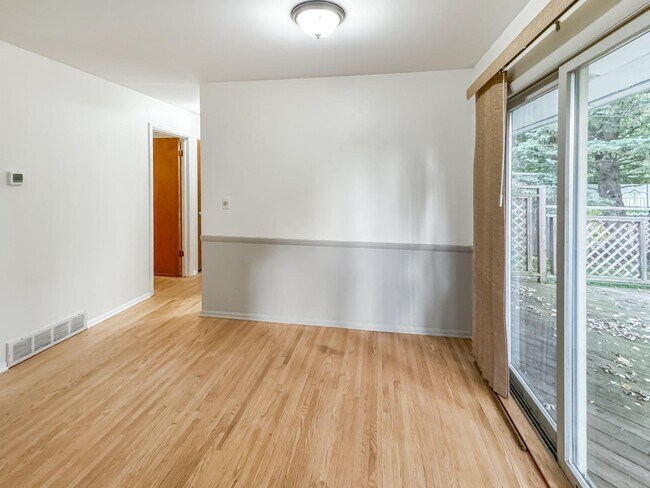 Foto del edificio - 4204 Northgate Dr NE