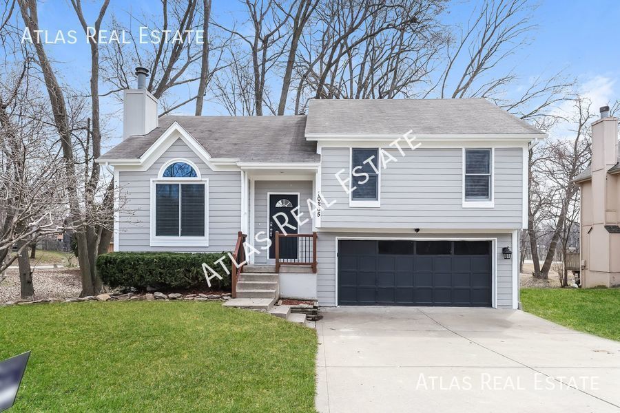 Foto principal - Wonderful 3 Bed/ 3 Bath split-level home i...