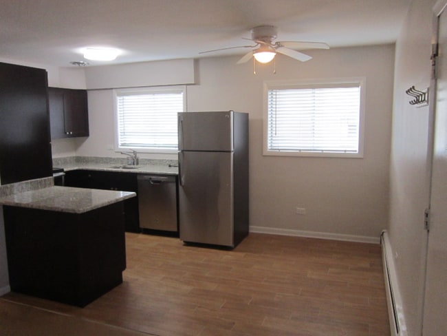 Building Photo - 523 W Miner St