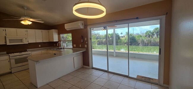 Building Photo - House for rent on a canal