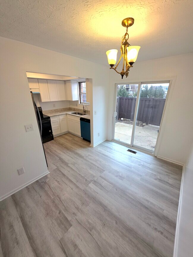 Comedor - 5378 Portland St