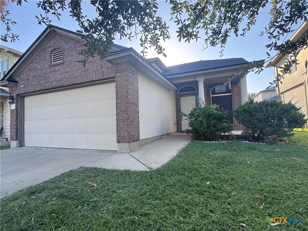 Foto principal - 5200 Lions Gate Ln