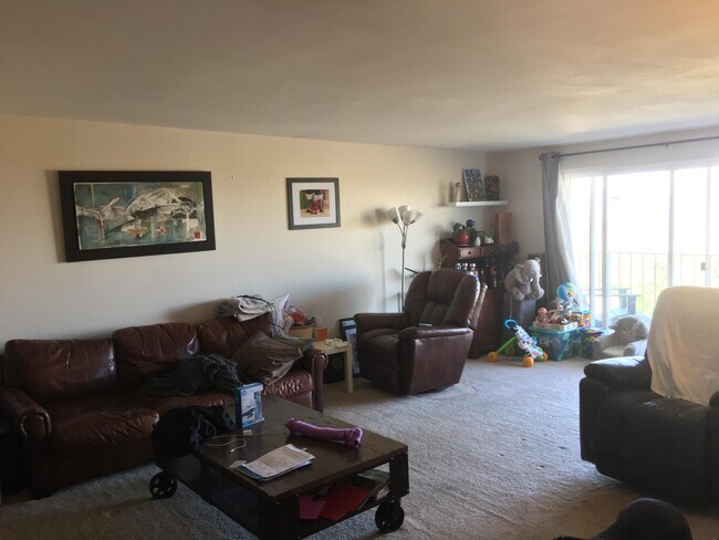 Family Room - 4622 S Stratton Dr