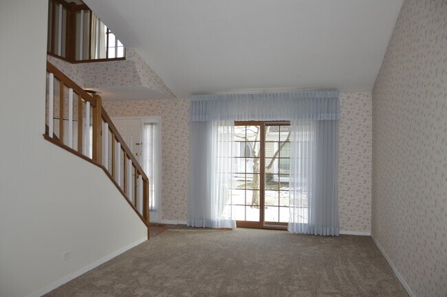 Building Photo - 403 Le Parc Cir