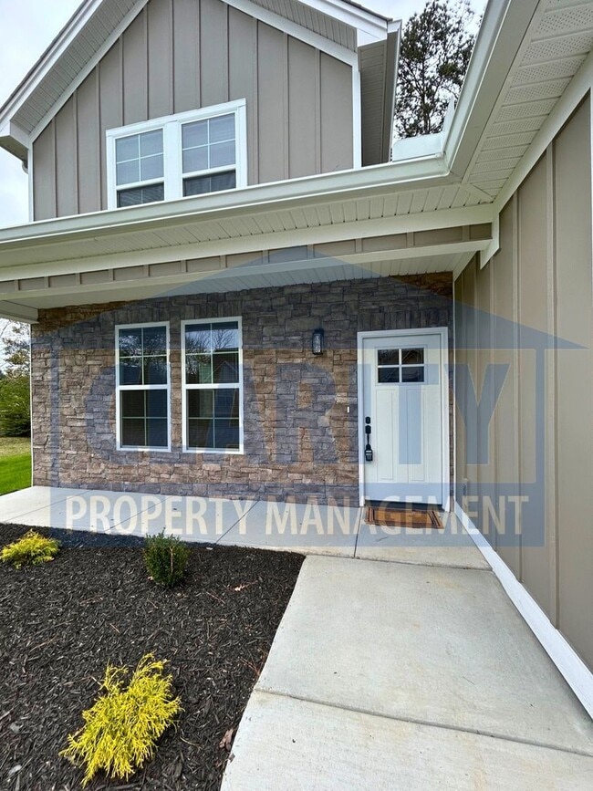 Building Photo - 1821 Preservation Drive NE