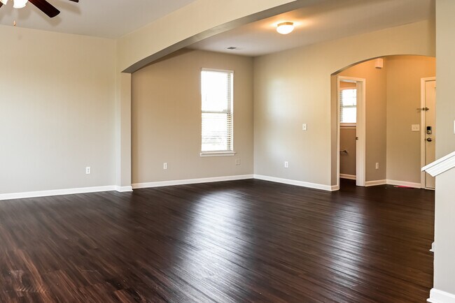 Building Photo - 166 Biscayne Terrace