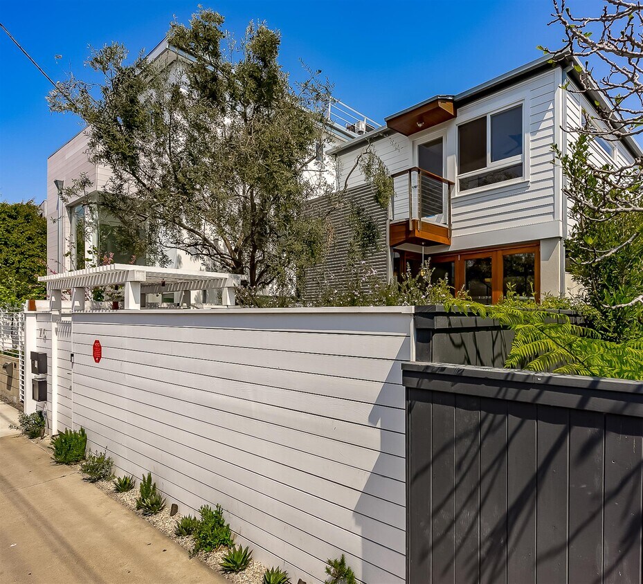 Foto principal - 716 Hampton Dr
